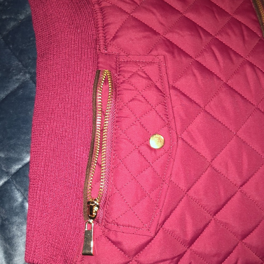Vest - Picture 3 of 4